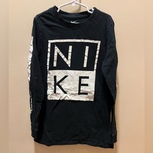 Nike Graphic Long Sleeve